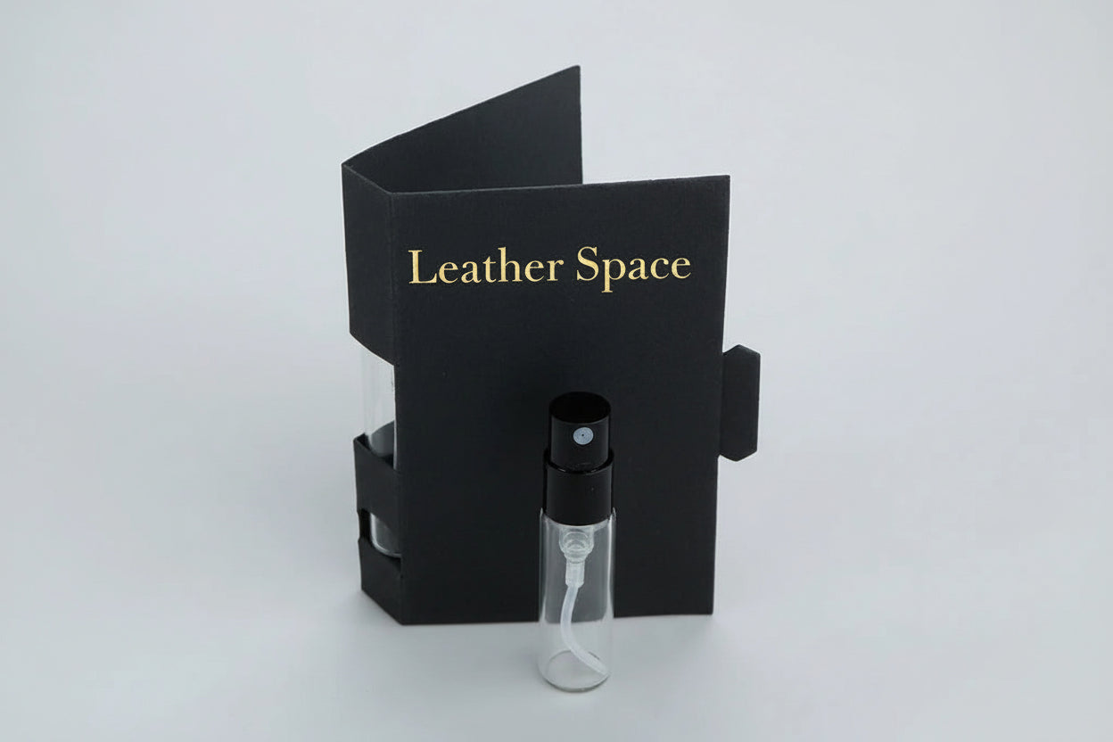 Photo de l'échantillon du parfum Leather Space